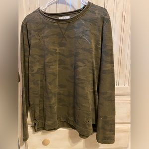 🌟 SOLD 🌟 Camo long sleeve top